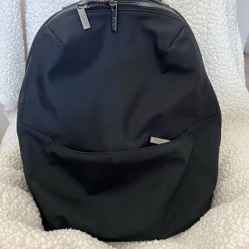 Away - the small zip backpack